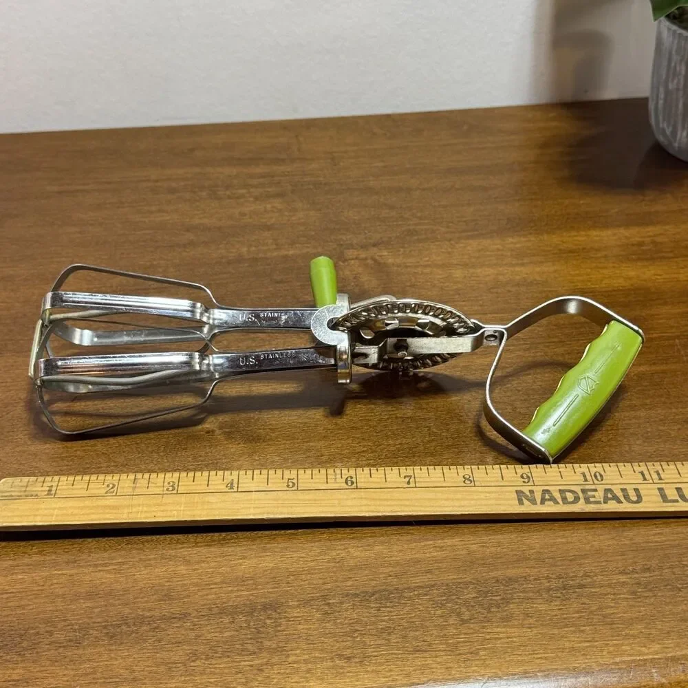 Manual Hand Mixer with Green Handle - Classic Kitchen Beater
